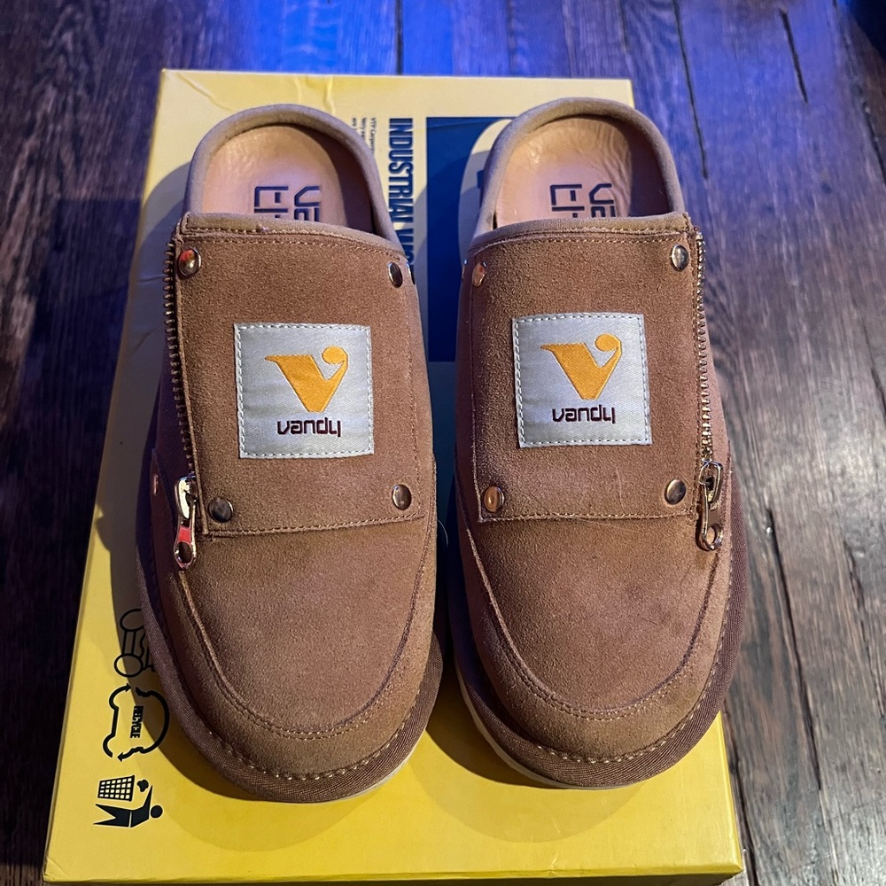 Vandy the pink carpenter mule slide